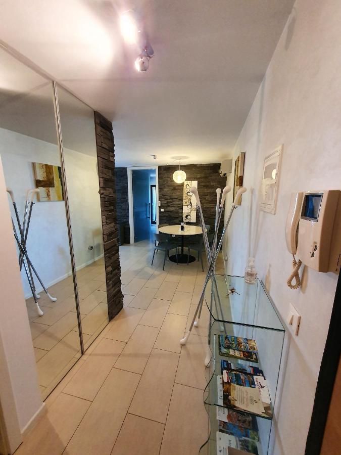 Appartamento Lucia Exclusive With Parking In The Garage Porec Esterno foto