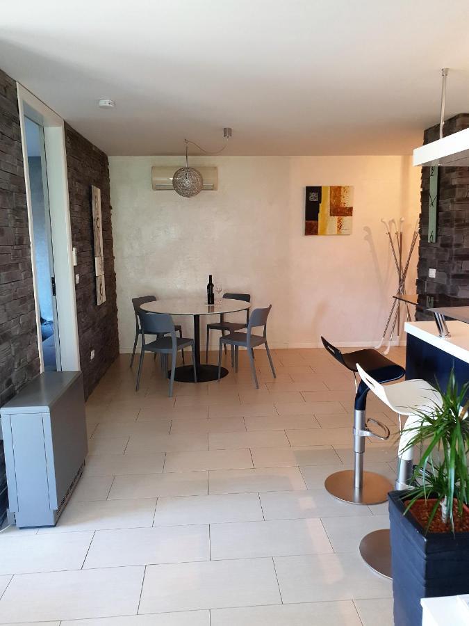 Appartamento Lucia Exclusive With Parking In The Garage Porec Esterno foto
