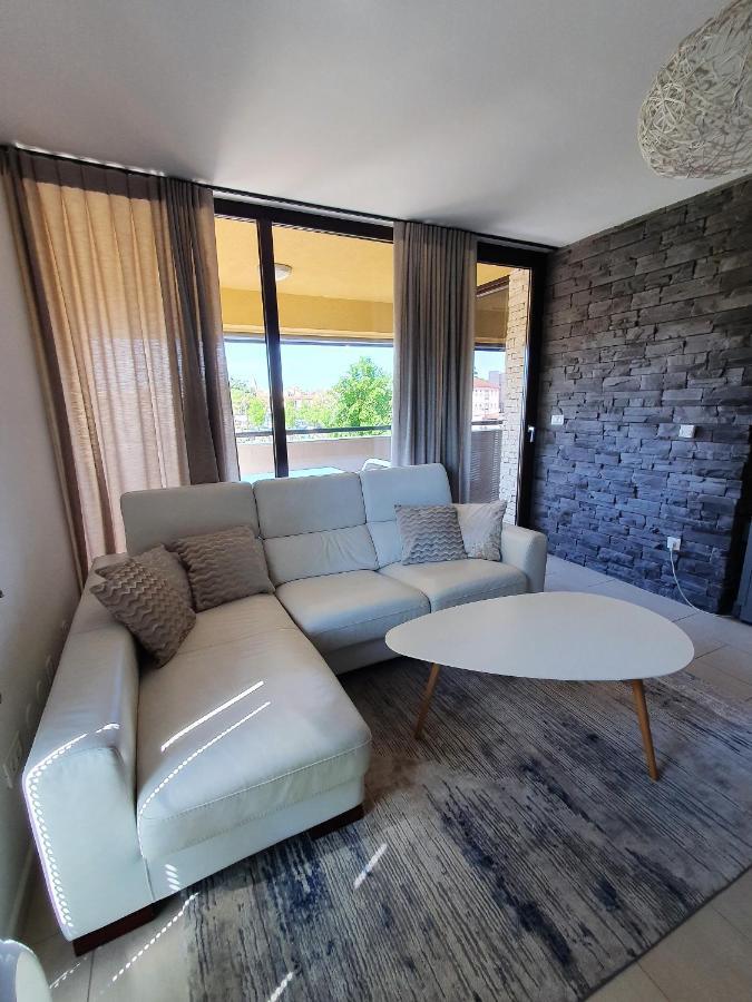 Appartamento Lucia Exclusive With Parking In The Garage Porec Esterno foto