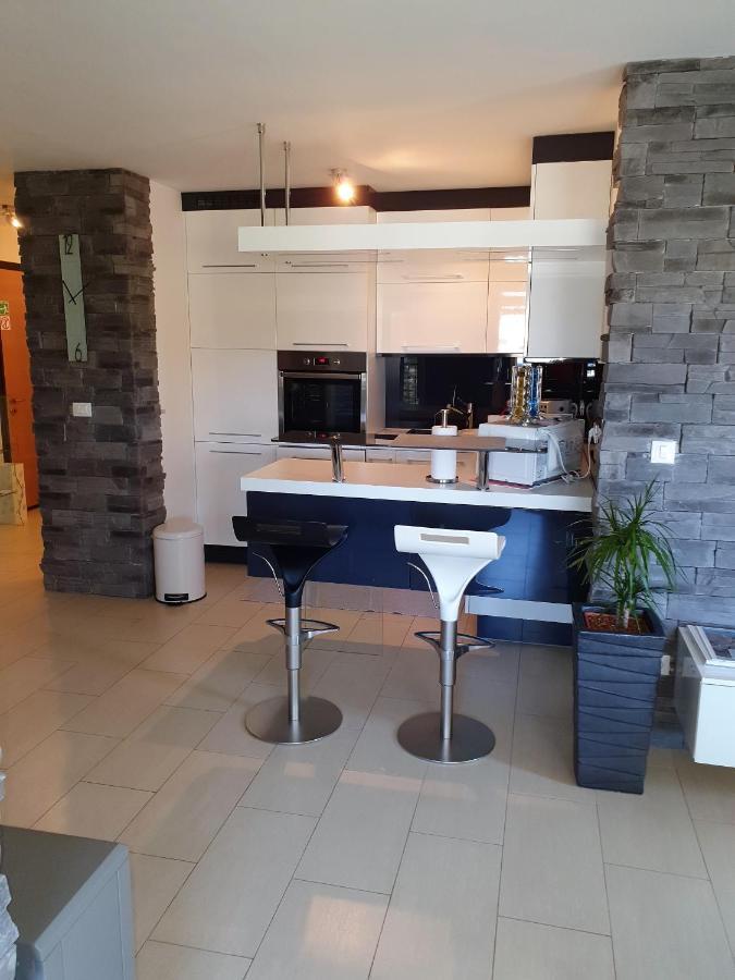 Appartamento Lucia Exclusive With Parking In The Garage Porec Esterno foto