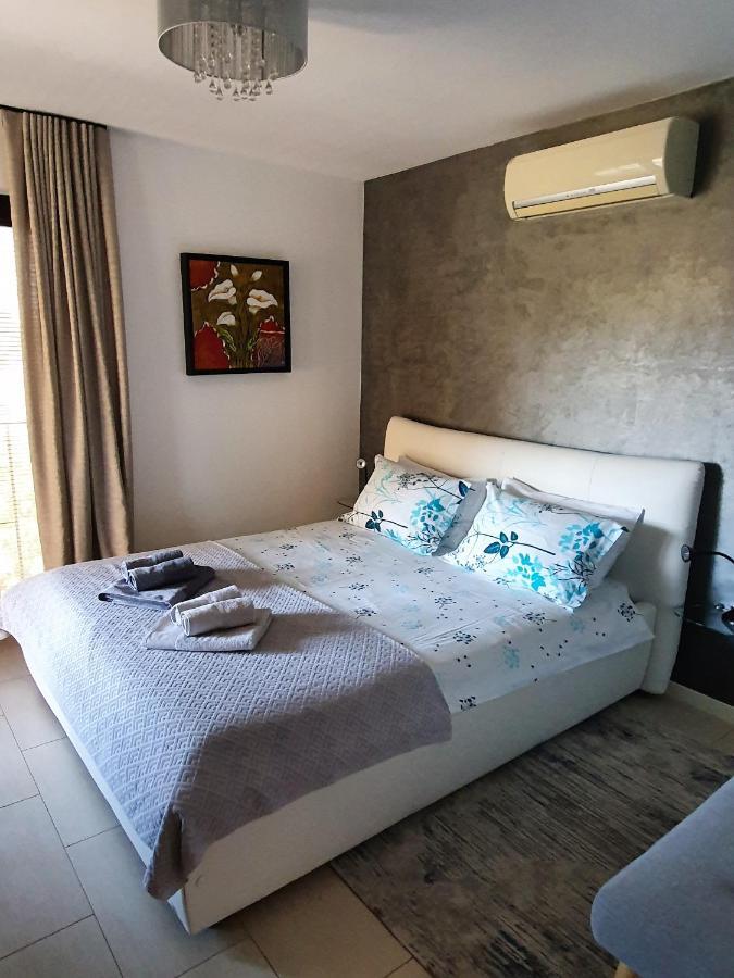 Appartamento Lucia Exclusive With Parking In The Garage Porec Esterno foto